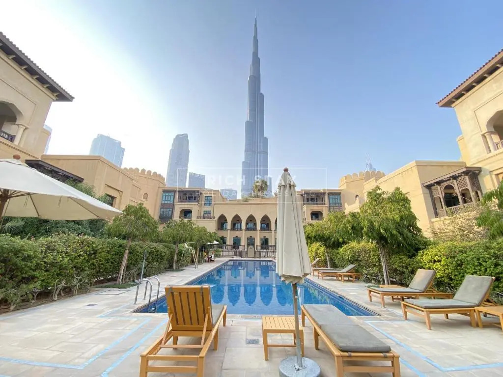 Spectacular 2BR in Souk Al Bahar, Downtown with Burj & Dubai Mall view by Rich Stay