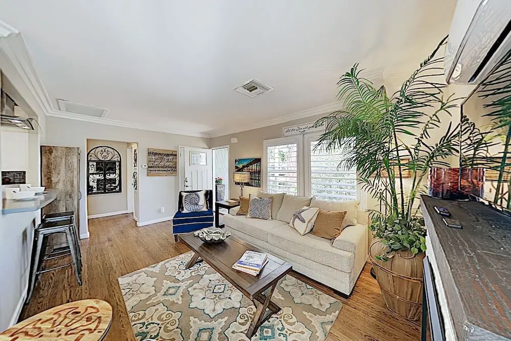 New Listing! Charming Oceanside Getaway 2 Bedroom Home