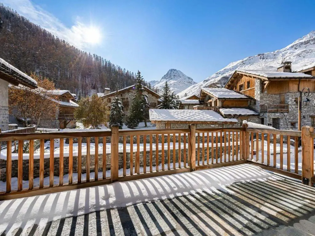 Chalet dException avec Piscine, Hammam et Ascenseur à Val dIsère, Proche des Pistes - FR-1-567-38