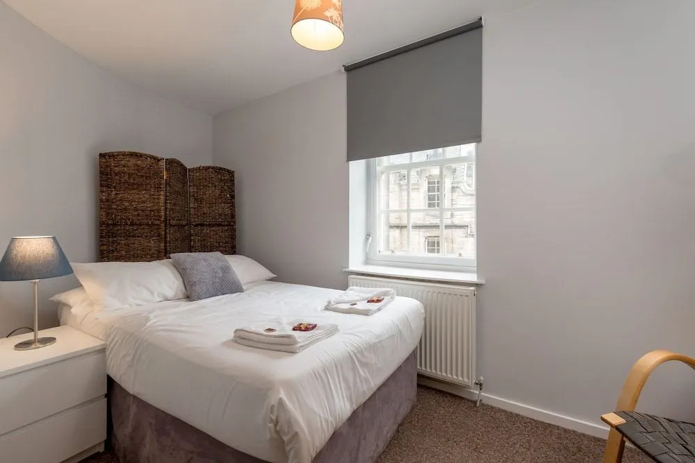 Silver Lining - Grassmarket Apartments
