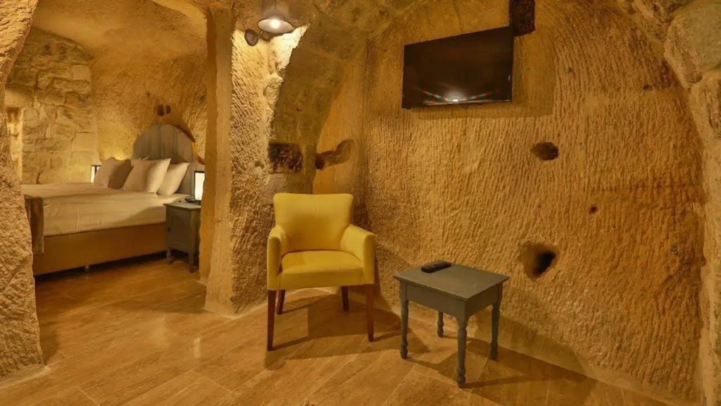 Acropolis Cave Suite