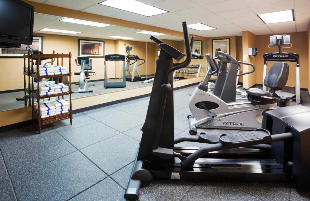 Holiday Inn Bloomington Airport South Mall Area by IHG