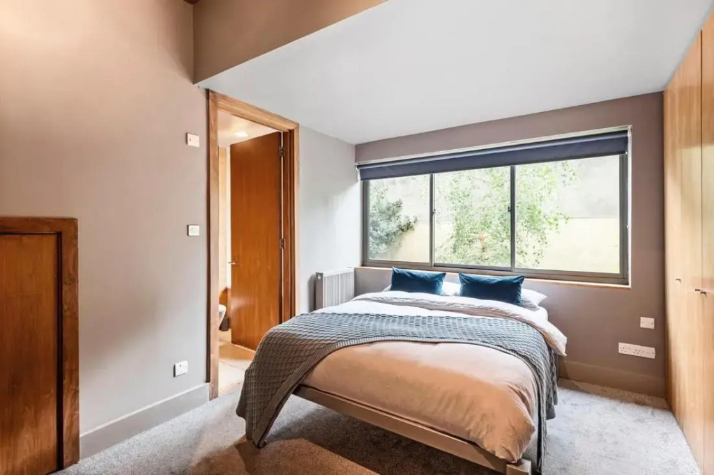 Modern 1 Bedroom Apartment 2 mins to Canal