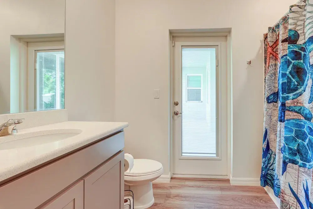 Spacious Home Near Dtwn Psl: Travel Nurses Welcome