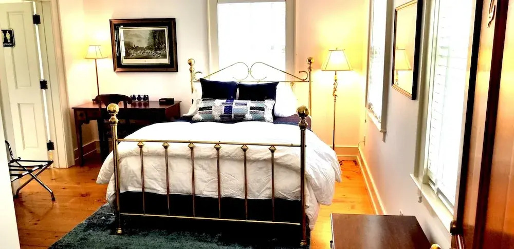 The Inn at White Hollow Farm
