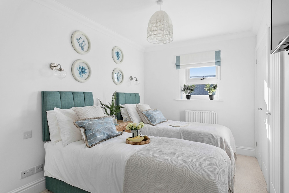 The Renoir Sea View Suite