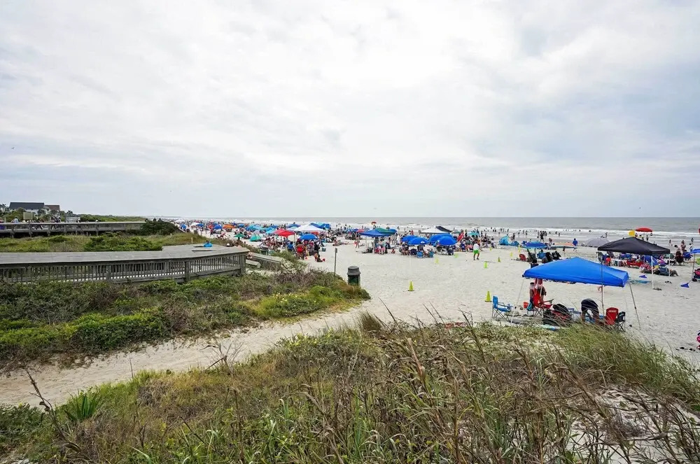 Coastal Condo With Pool Access - Walk To Beach!