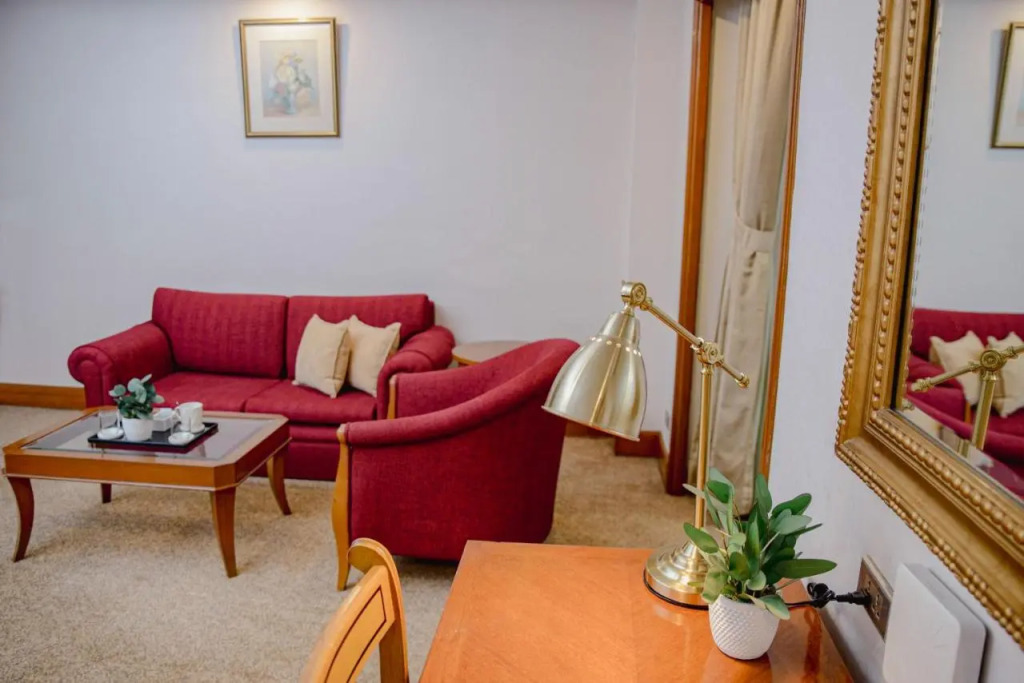 MCollection - Ortigas CBD Near Business & Shopping Hubs