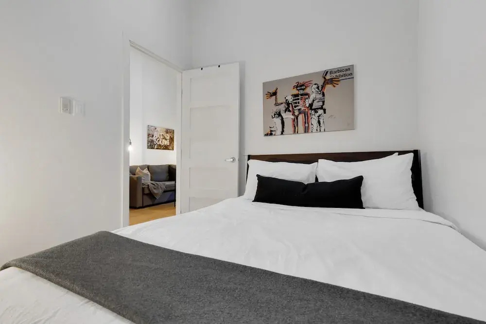 LiV MTL Main Plateau Suites Near Downtown Montreal
