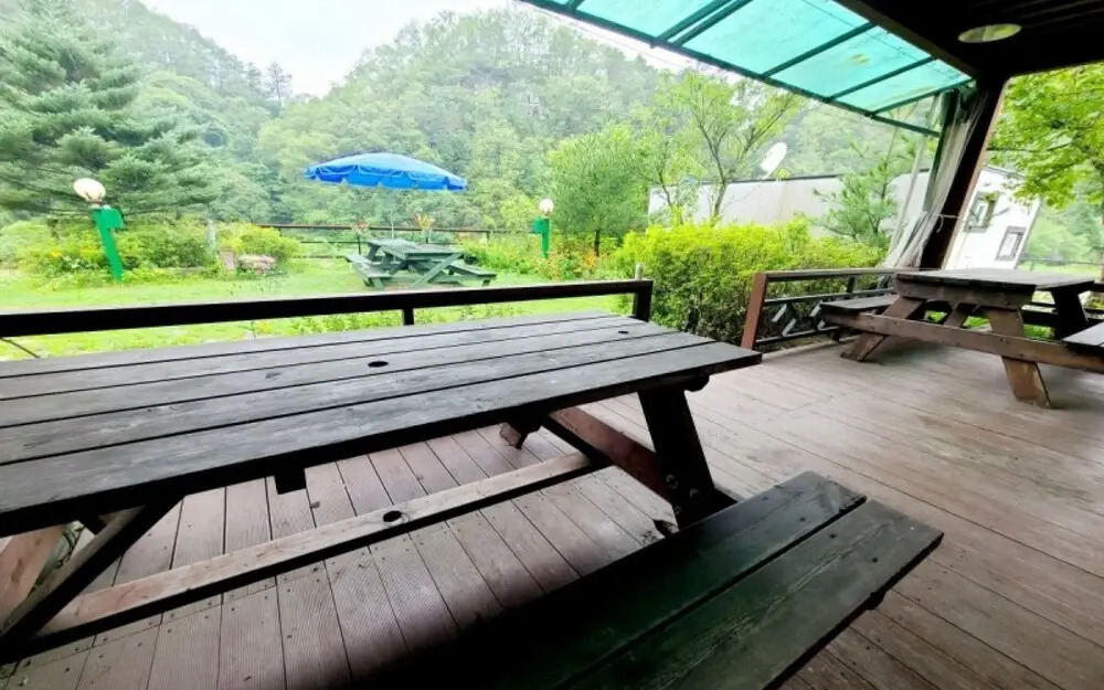 Gapyeong Chorok Jeongwon Gyegok Dokchae Pension