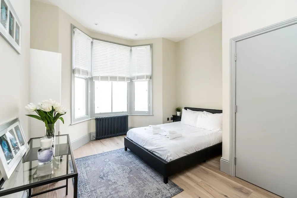 NEW Cosy & Sleek 2BD Flat In Vibrant West Kilburn