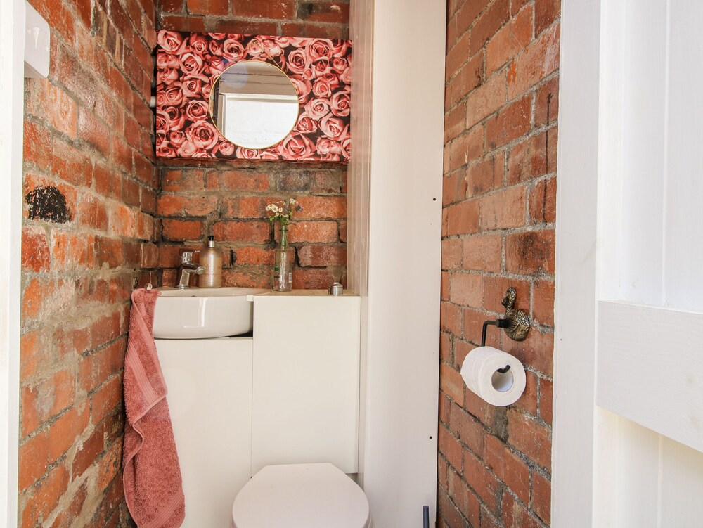 157 Watling Street South