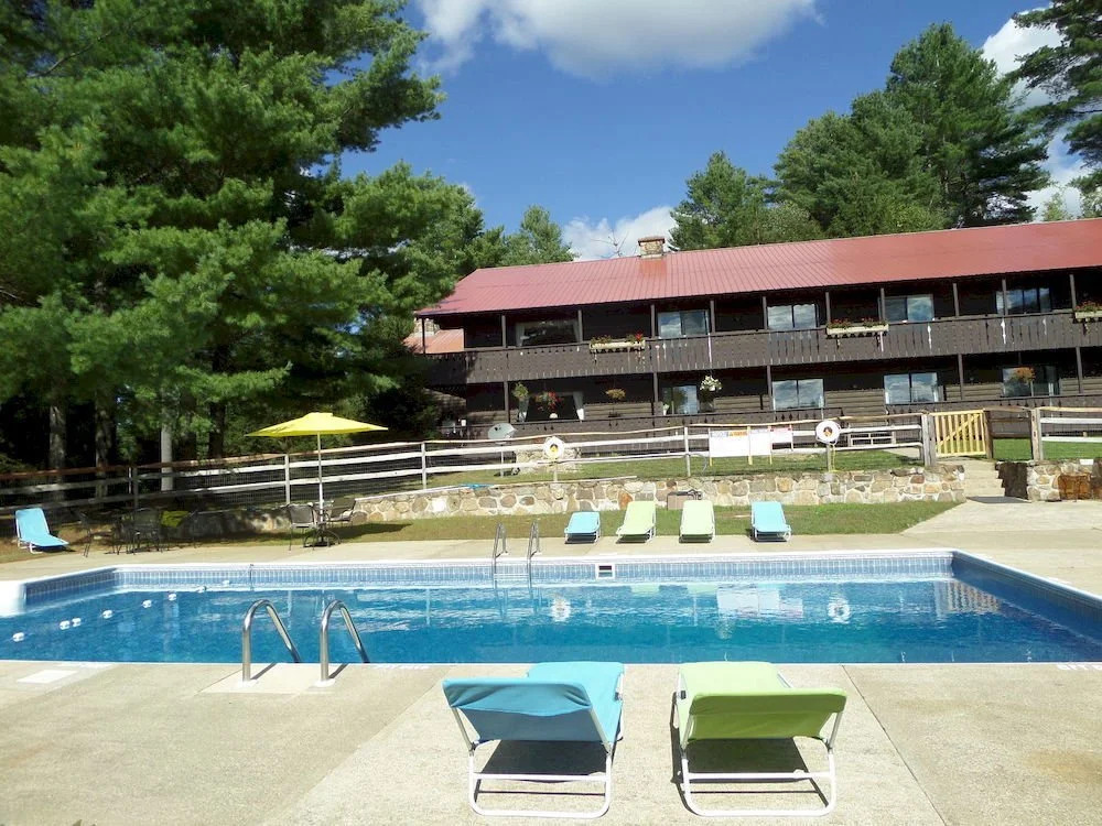 The Lodge At Harrisburg Lake