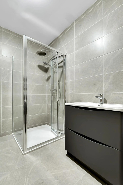 BayView Luxury 3 Bedroom Apartment First Floor