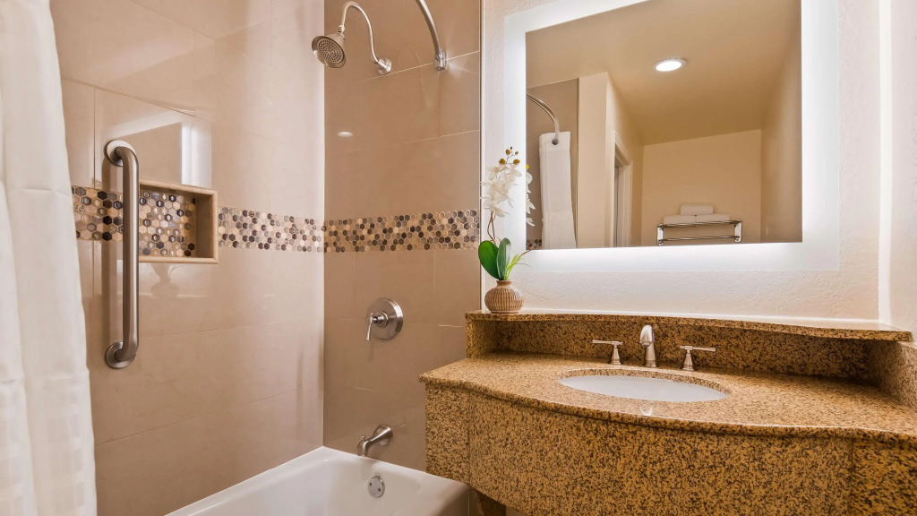 Best Western Plus Ontario Airport & Convention Center
