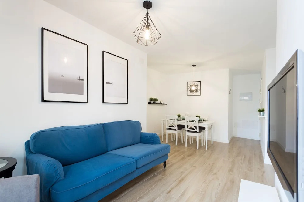 HomeLike Moderm Center Apartment