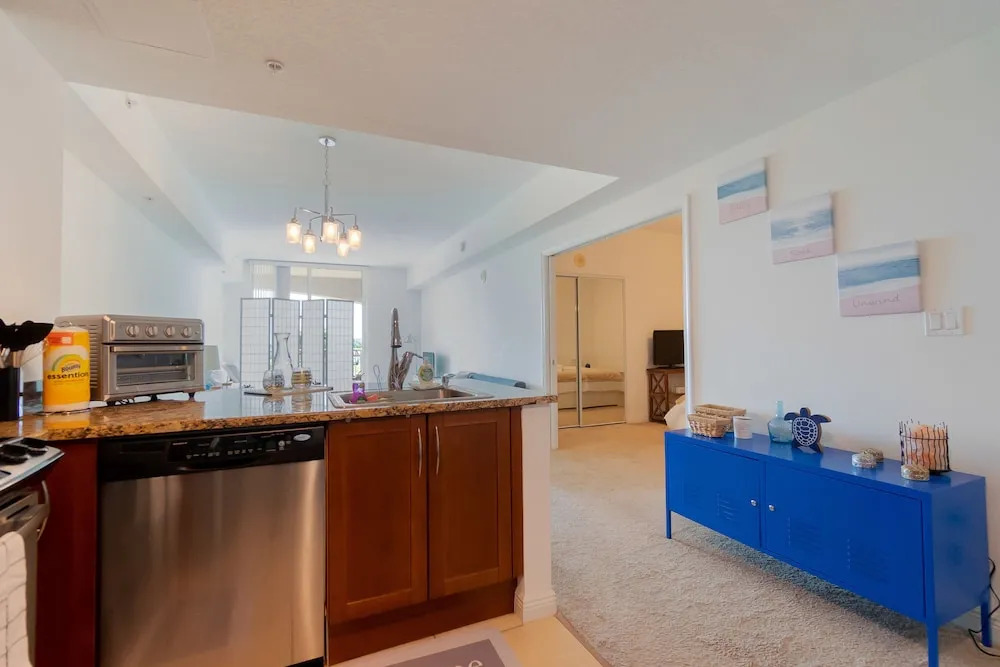 314S Nautical Beach Suite - 2 Beds, Pools, Jacuzzi, Beach, Shops Dog Friendly