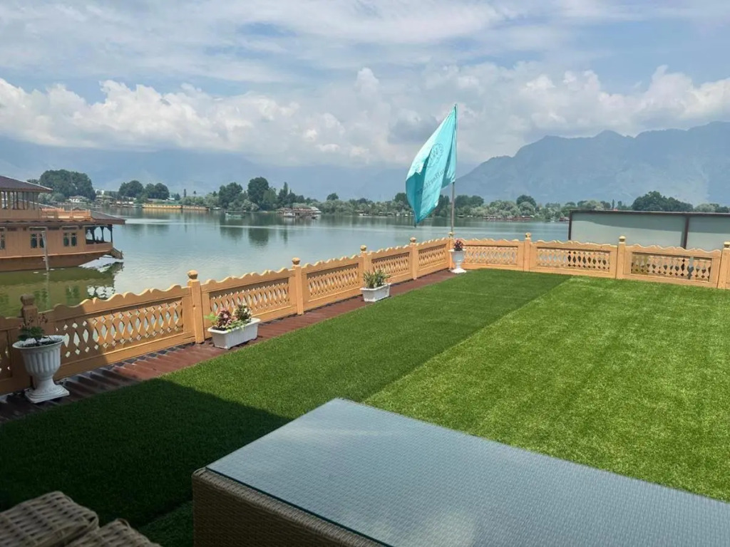 LohonoStays Harmukh Houseboat