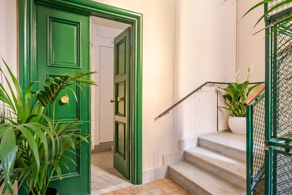 Roma private rooms Vatican City