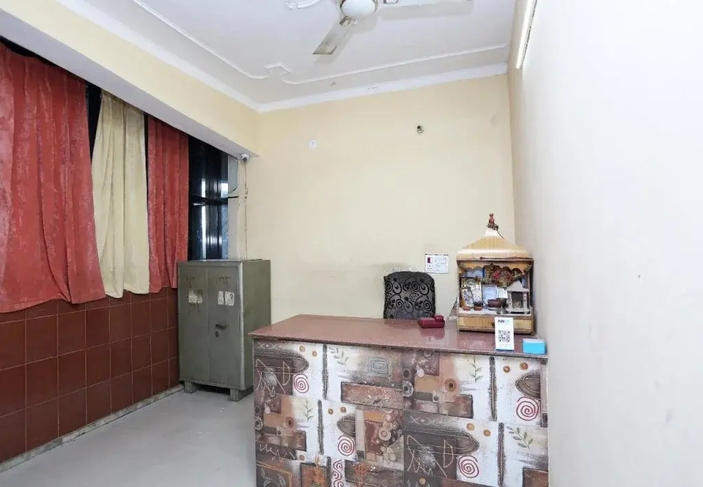 Taj Guest House By OYO Rooms