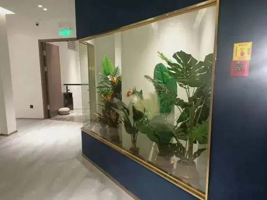 Bay Valley Garden Hotel (Huzhou Golden Century Plaza Store)