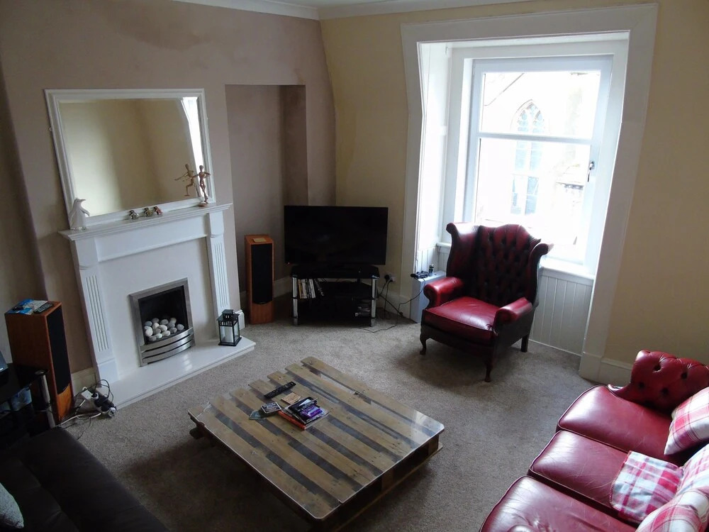 Snug - Krayr Apartment