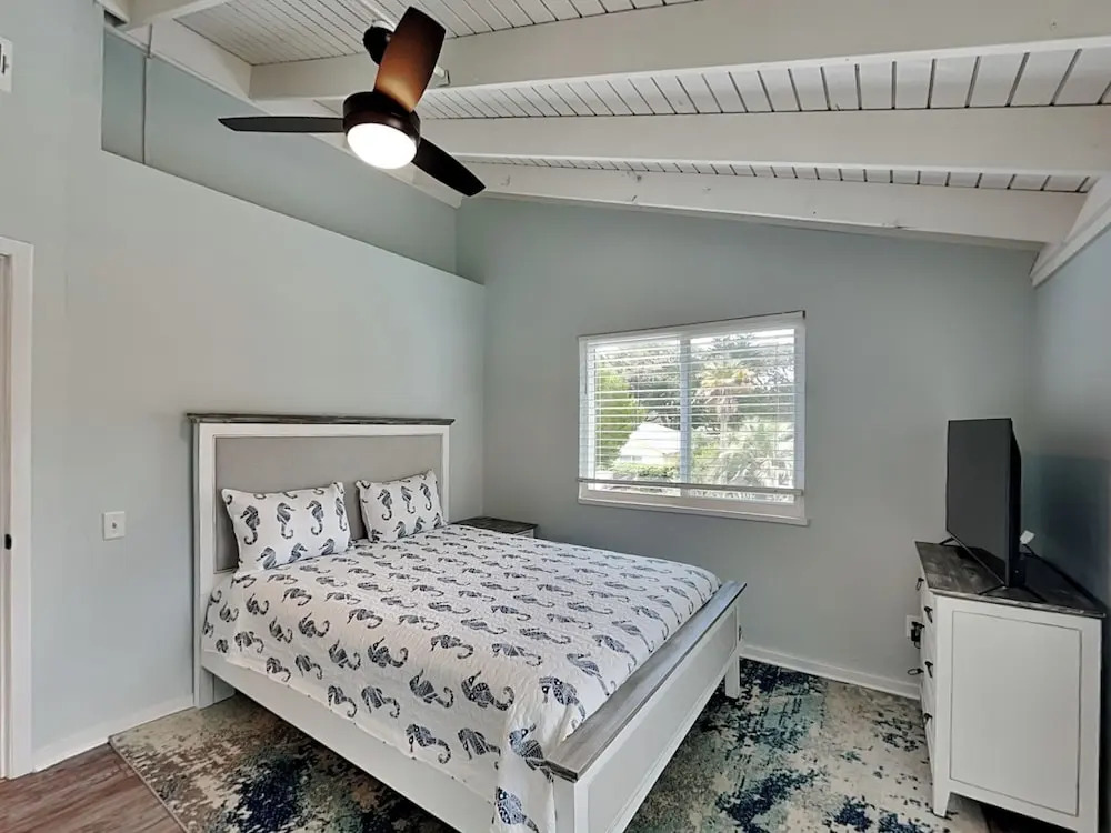 Beach House Lower