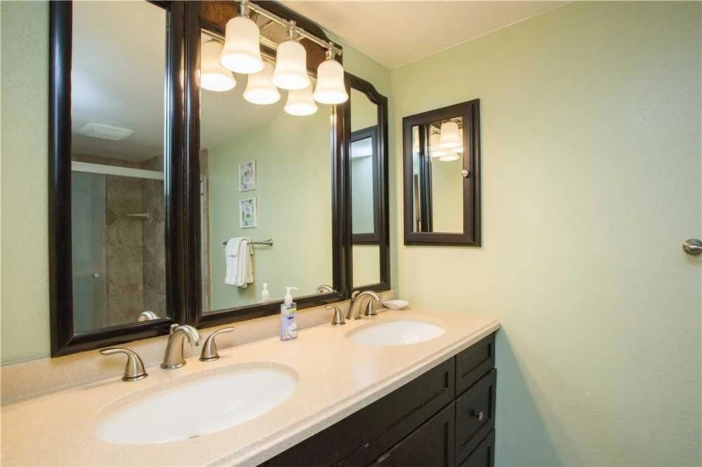 Kamaole Sands 8402 - Two Bedroom Condo