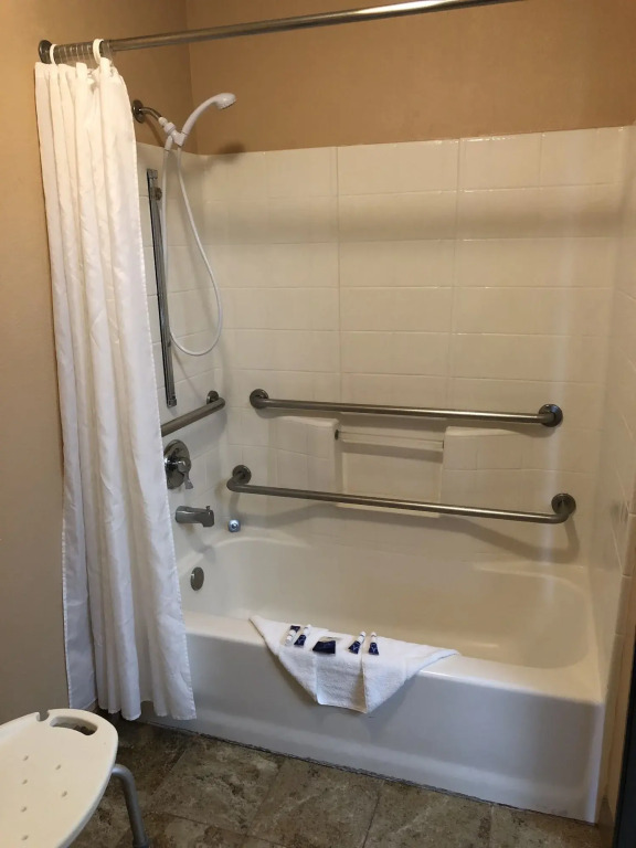 Americas Best Value Inn & Suites-Forest Grove/Hillsboro
