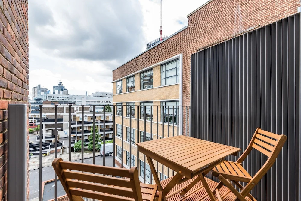 Stylish 3 Bedroom Flat With Balcony Shoreditch
