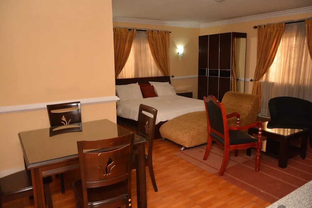 Aishar Residence
