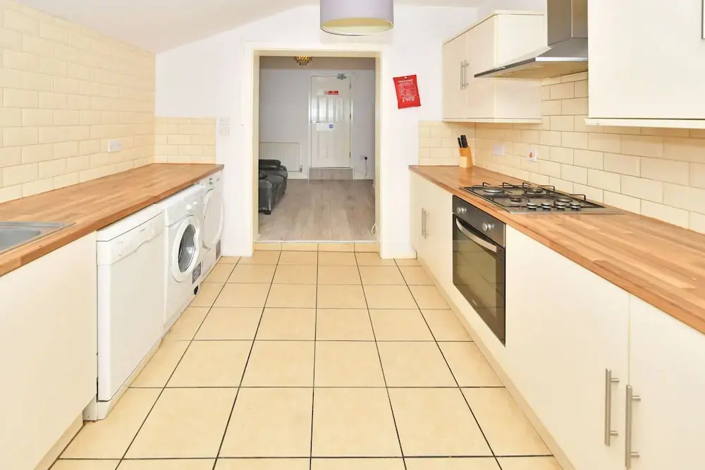 Townhouse @ 115 Walthall Street Crewe