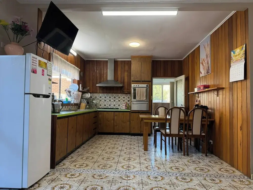 Charming 3 Bedroom Home Longer Stay Discount