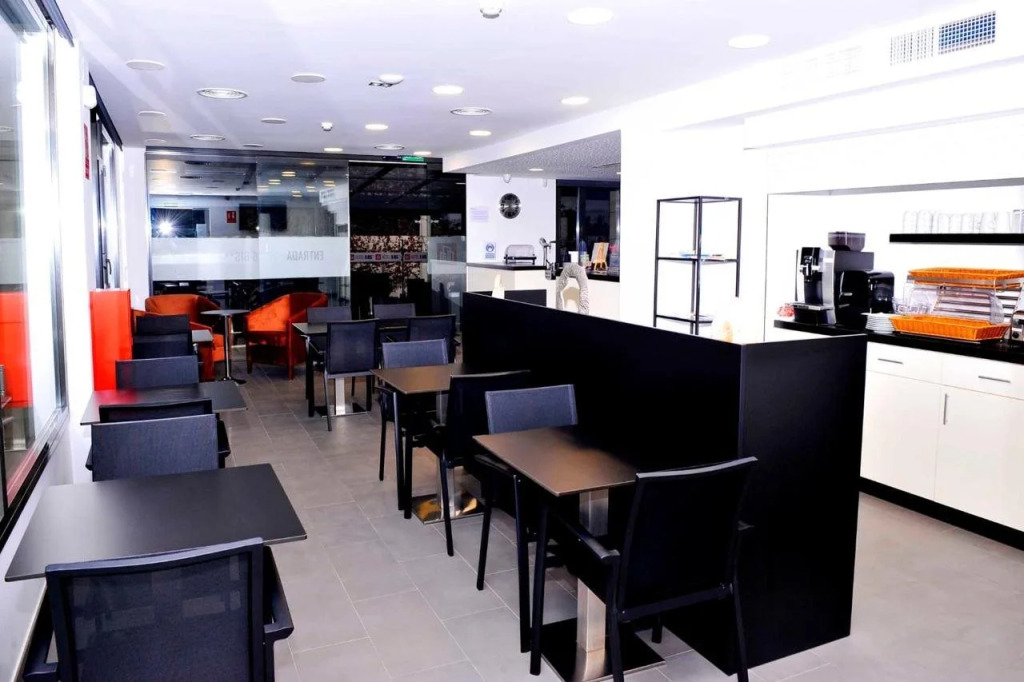 6 Bis HOTEL