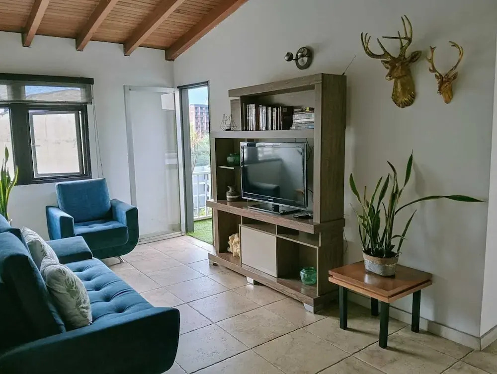 Tauro Black Suites
