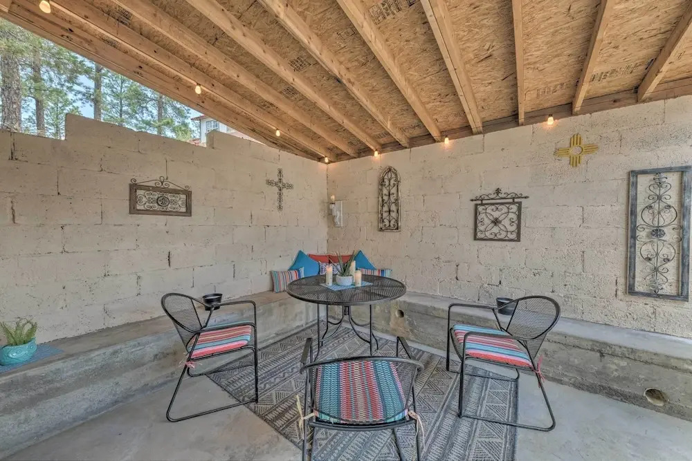 'raven Hill Retreat' ~ Close to Midtown!