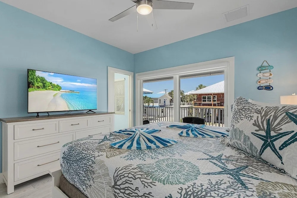 Beach Time 146 Delmar Ave 3 Bedroom Home by RedAwning