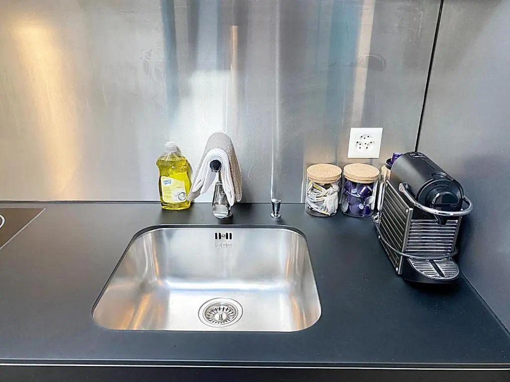 Dachwohnung im Alpenstil, 60m2 für 2P, mit Garage BM186