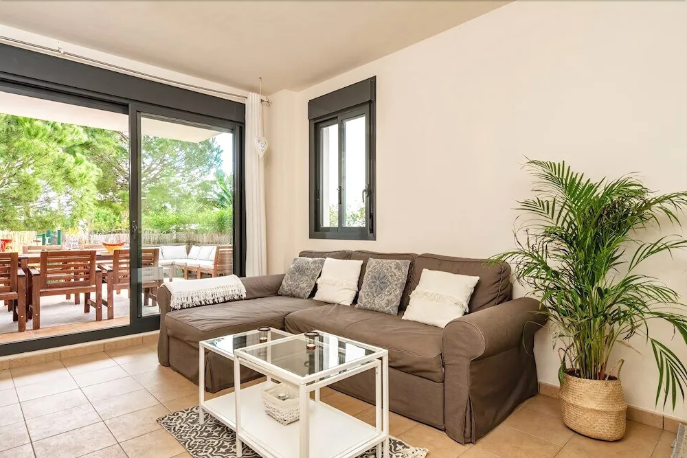 Ground Floor Terrace Apartment in Alamar Ref 31