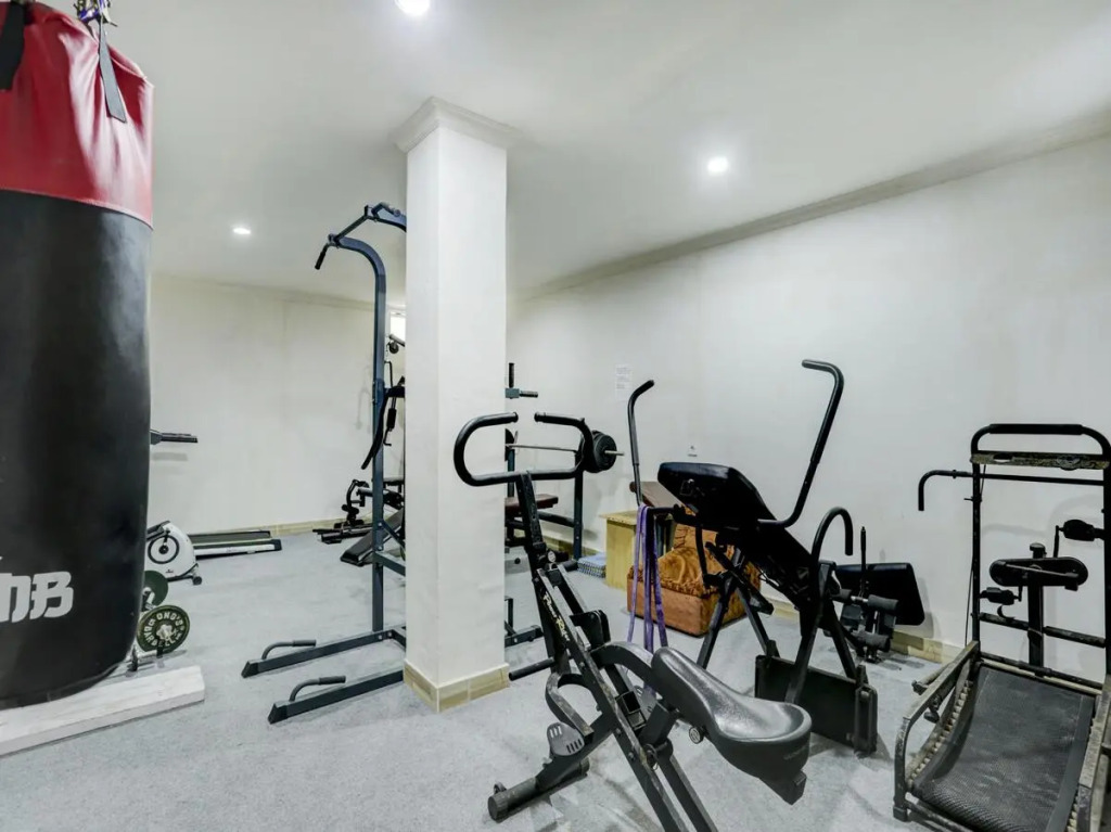 OYO 3950 The Ratna Hotel
