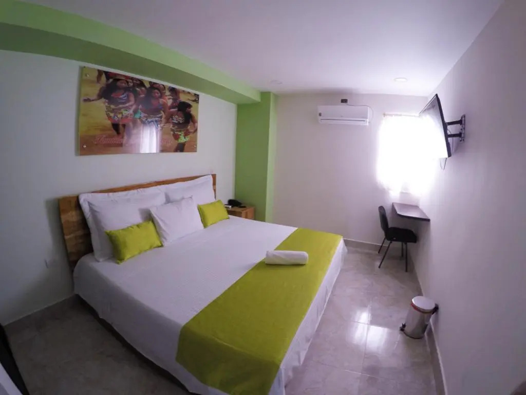 Kamaleb Farallones Hotel