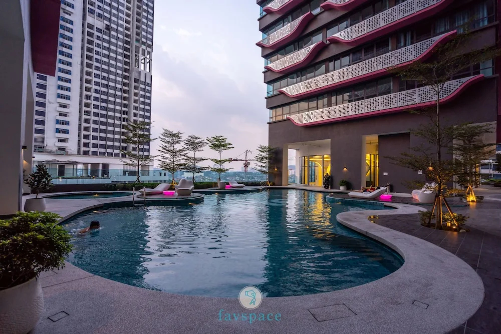 Infinity KLCC Pool at M City Ampang