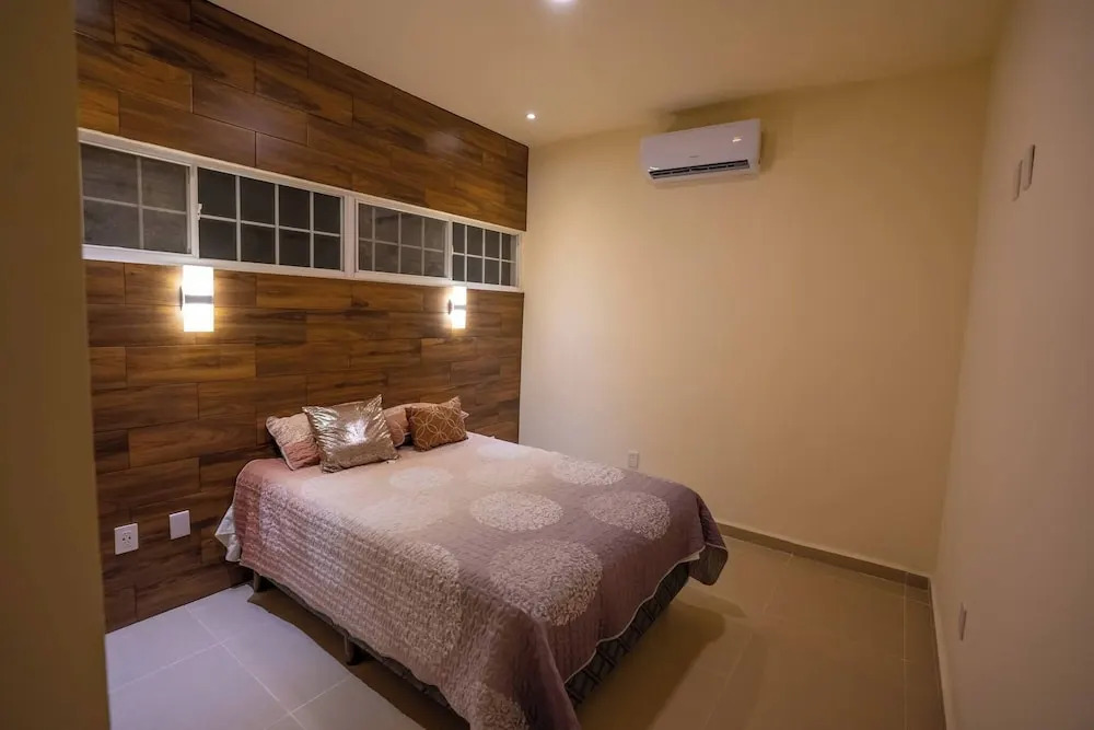 Luxury Apartment With Poll