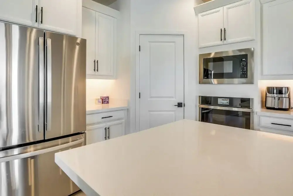 5 Mi to Westgate! Newly Built Family Retreat