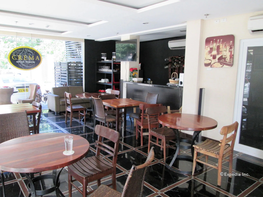 The Upperhouse Hotel Boutique Stay with City & River Views