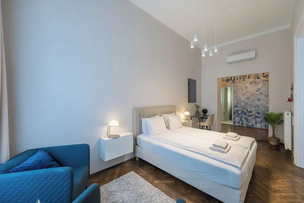 Venus Apartments - Opera III