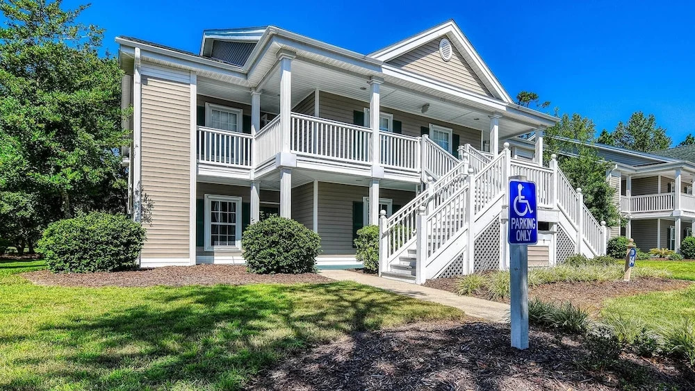 #64C True Blue - 3 Br home by RedAwning