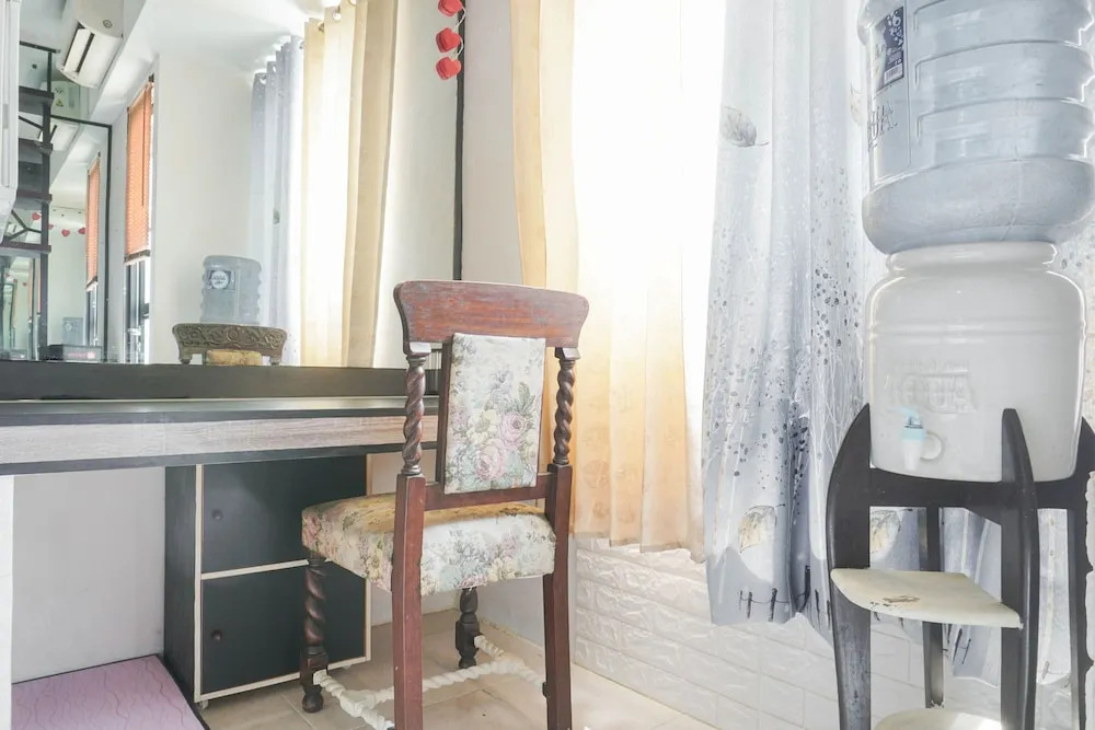 Unique and Classy Studio Room at Maple Park Sunter Apartment