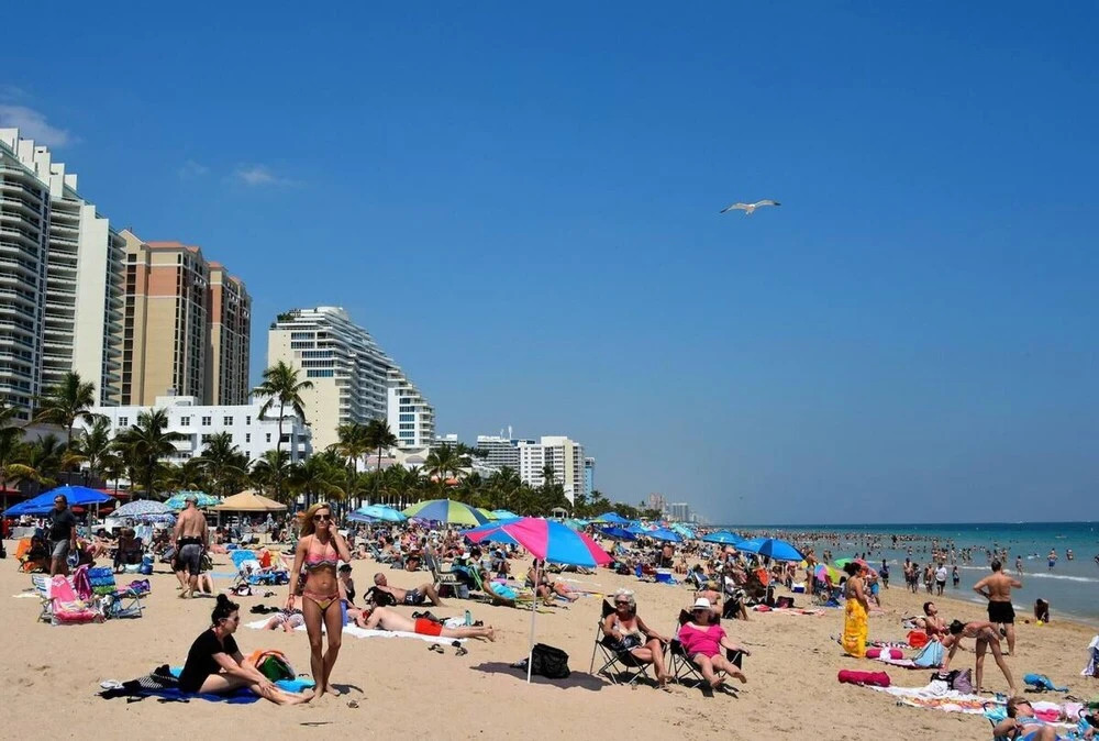 New Luxurious Home 3 Min to Beach Walk to Las Olas