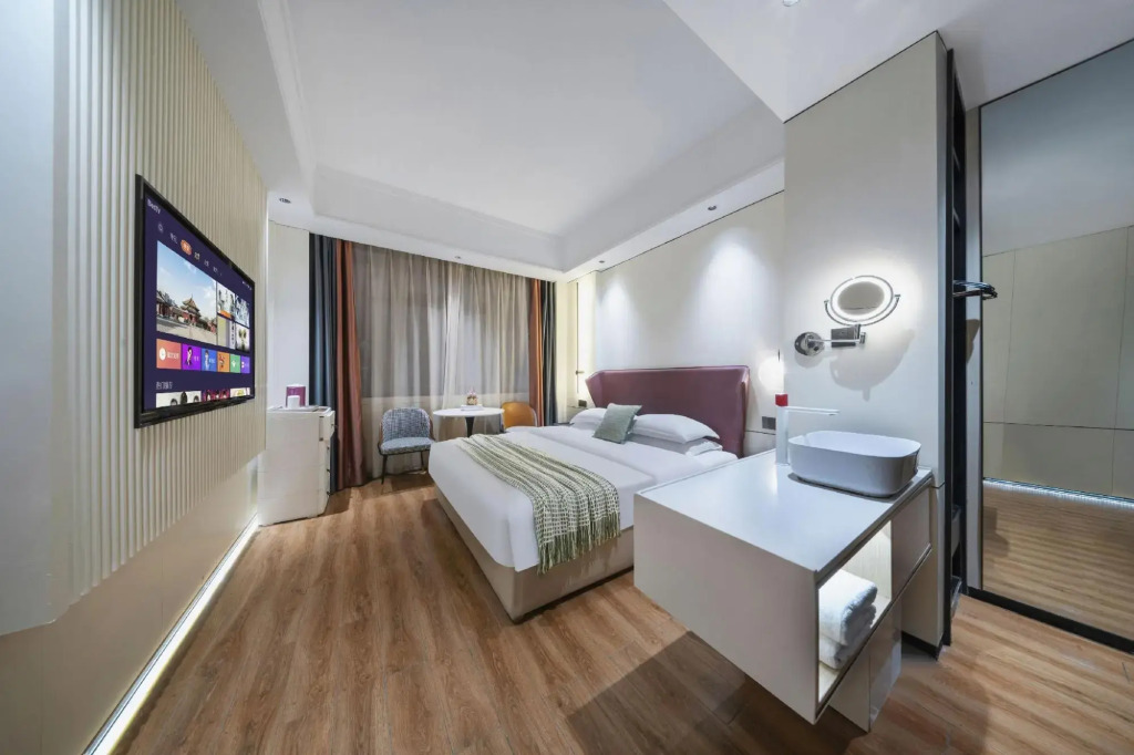 Yiwu Qingtao E-sports Hotel